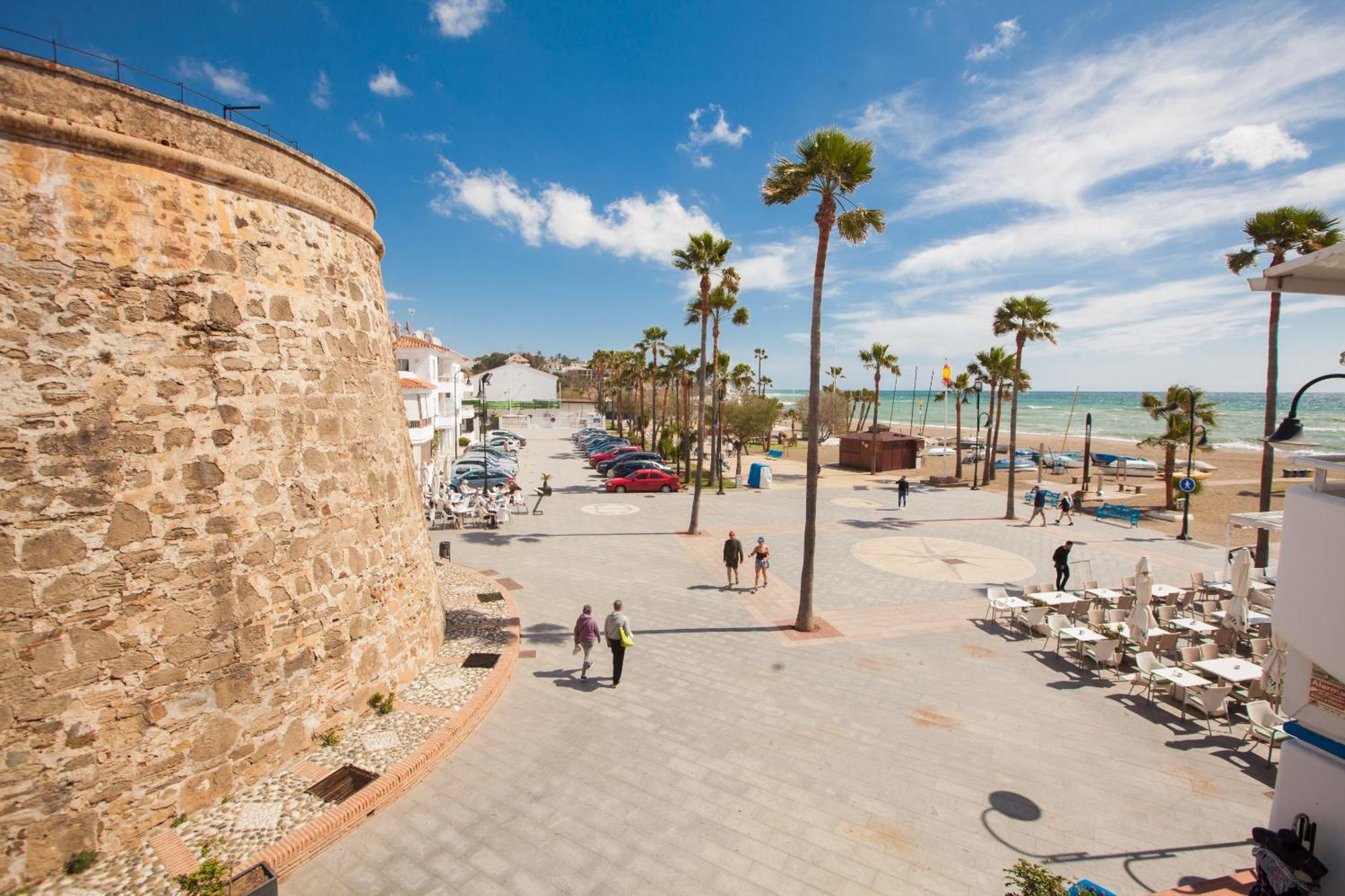 Apartment In The Center Of La Cala De With Sea Views *